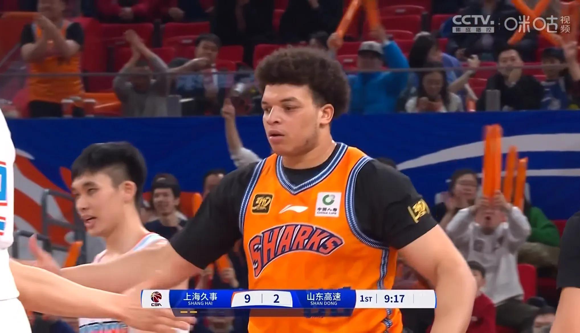 爱游戏娱乐平台-包含赛场焦点：关注本月最火爆的球员表现的词条